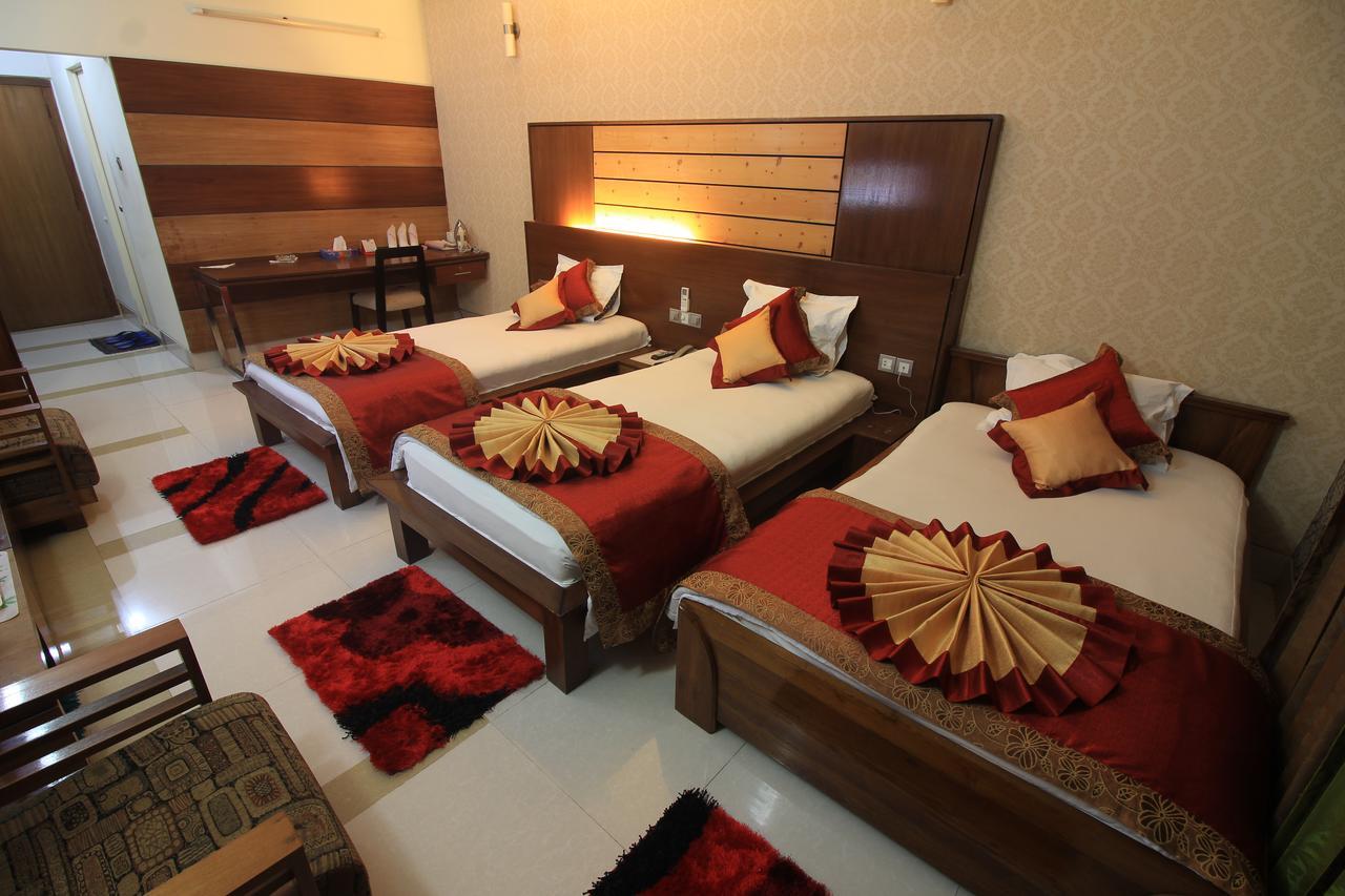 Tiger Garden Int Hotel Khulna Екстер'єр фото
