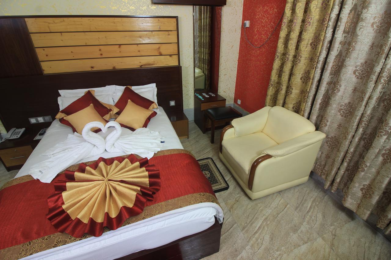 Tiger Garden Int Hotel Khulna Екстер'єр фото