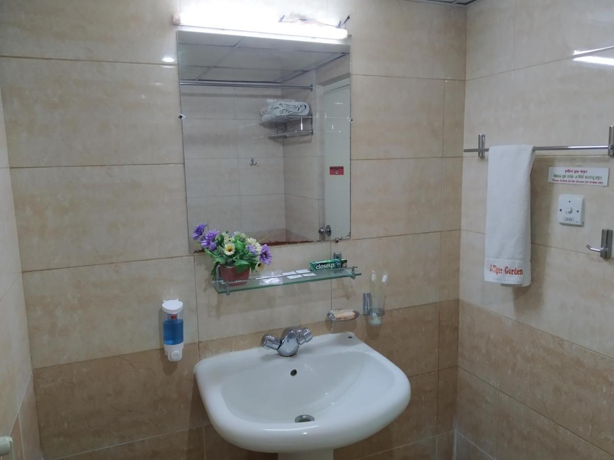 Tiger Garden Int Hotel Khulna Екстер'єр фото